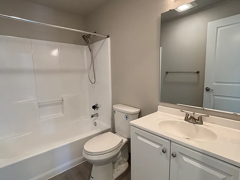 Chambers Crest Apartments — Photo 44