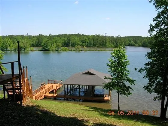 400 Lee Road 965 photo 1