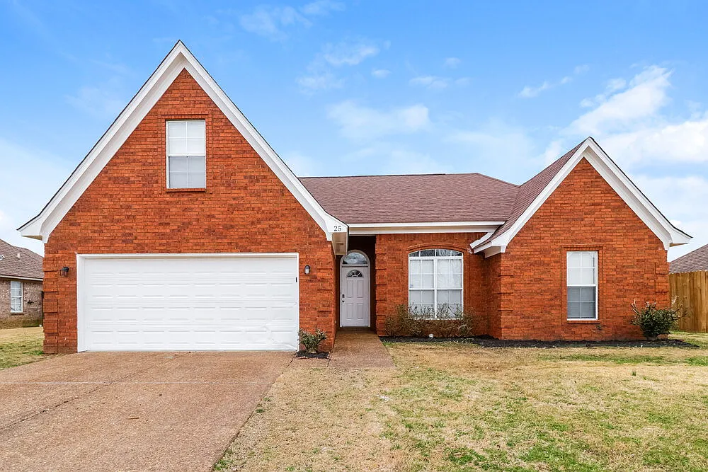 3 bed, 2.0 bath, 1869 sqft, $1,895 — Photo 1