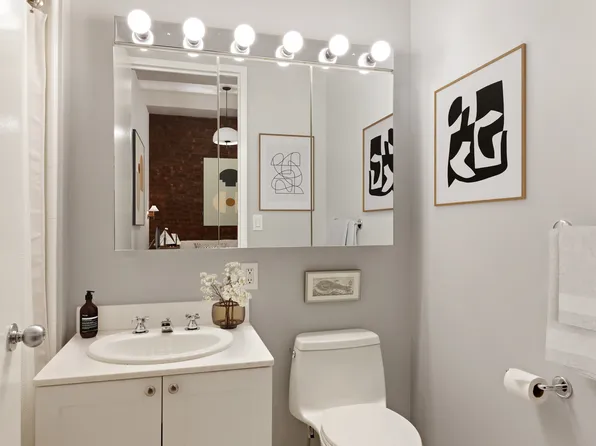 252 7th Avenue image 4 of 6