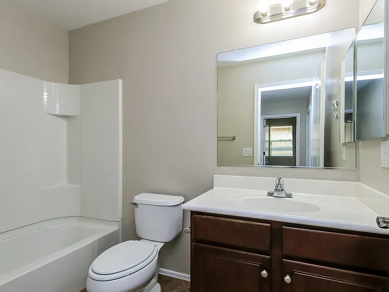 4113 E Tulsa St — Photo 4
