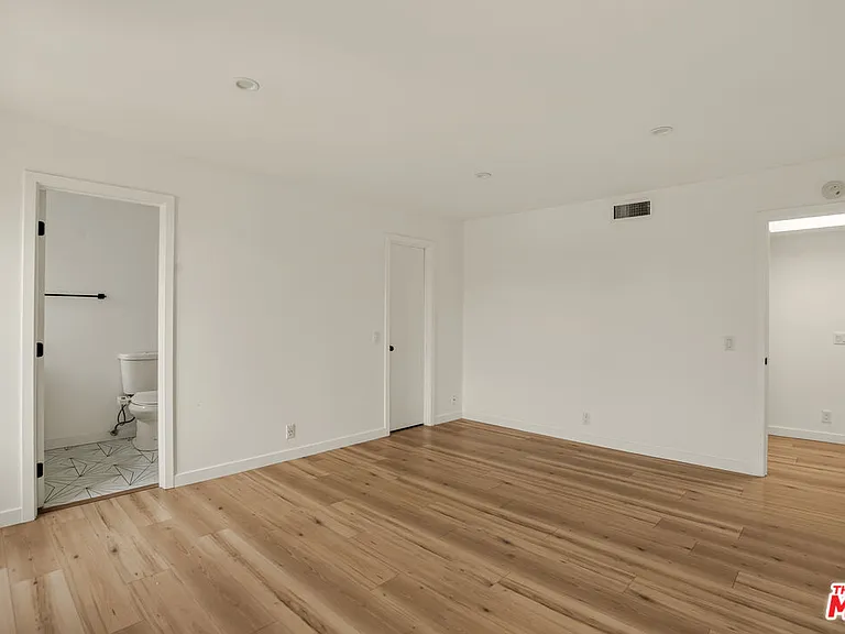 2020 Delaware Ave #7 — Photo 12