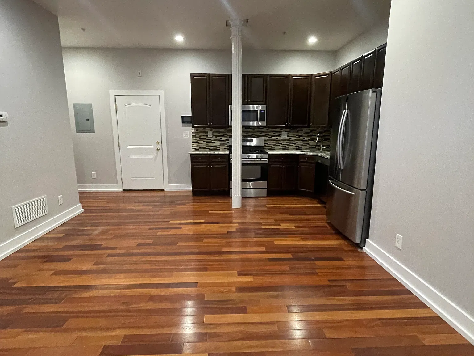 1238 E Columbia Ave — Photo 3