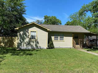 113 Poinsetta Ln, Highlands, TX 77562