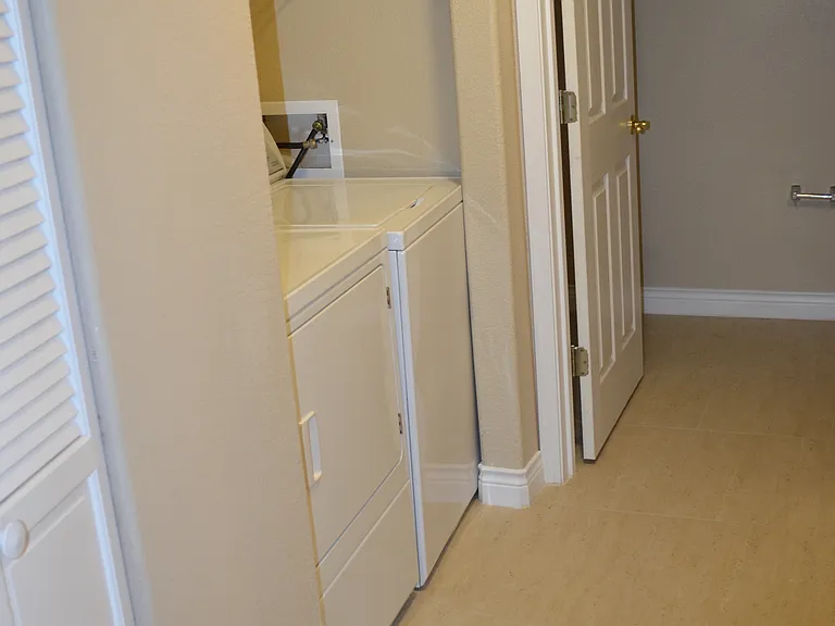 1986 S University Blvd #104 — Photo 6