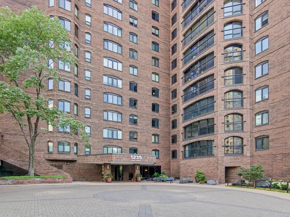 1235 Yale Pl APT 808, Minneapolis, MN 55403