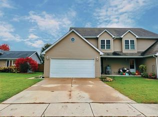 555 Hunters Run, Coal City, IL 60416