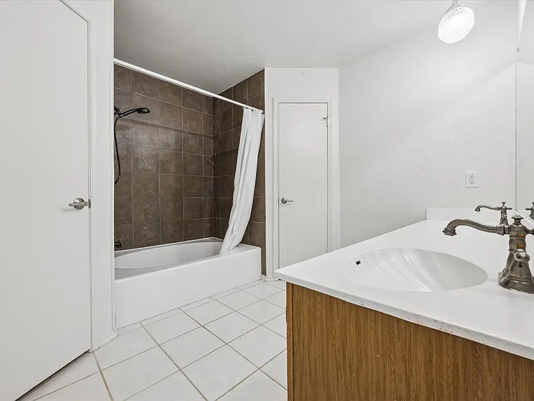 12312 Antoinette Pl — Photo 12