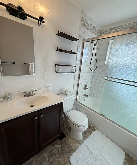 6700 Manila Ave — Photo 19