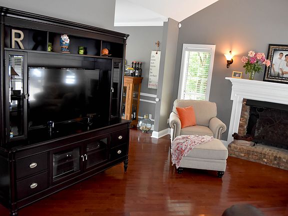 3rd image of 7626 Twisting Creek Ln