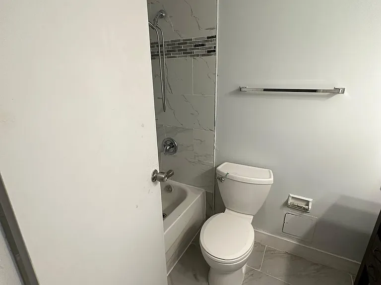 3420 Eglinton Ave E #404 — Photo 8