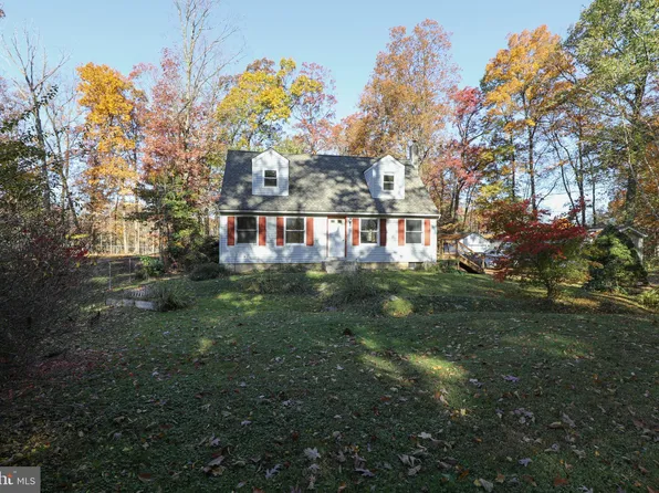 23 Holiday House Rd, Sellersville, PA 18960
