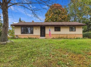 228 S Regis Rd, Saukville, WI 53080
