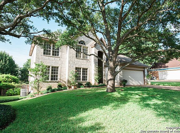 3rd image of 935 Riverstone Dr