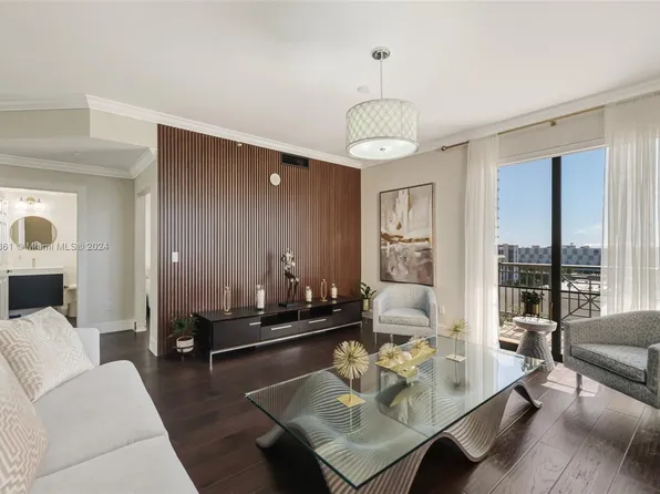 8390 SW 72nd Ave APT 701, Miami, FL 33143