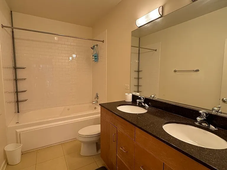 1155 W Roosevelt Rd #204 — Photo 9