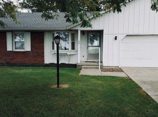 8806 Housekeeper Rd, Bowling Green, OH 43402