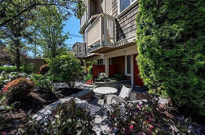 2337 Yale Ave E #B — Photo 6