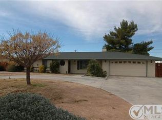 14208 Rincon Rd, Apple Valley, CA 92307