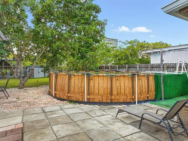 104 SW 40th Ave — Photo 18