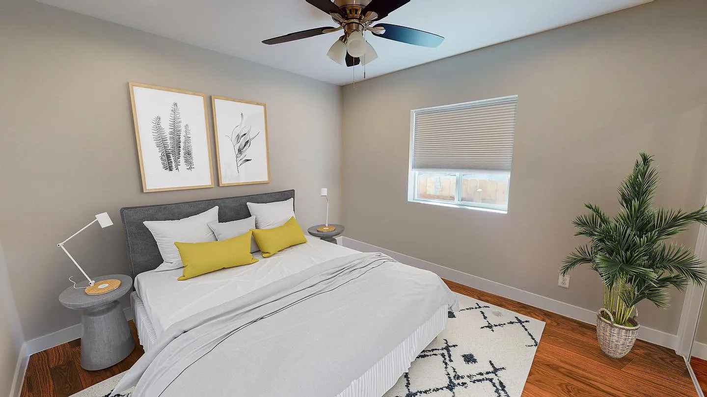 Chicly renovated Lincoln Park home near Santa Fe Arts District — Photo 4