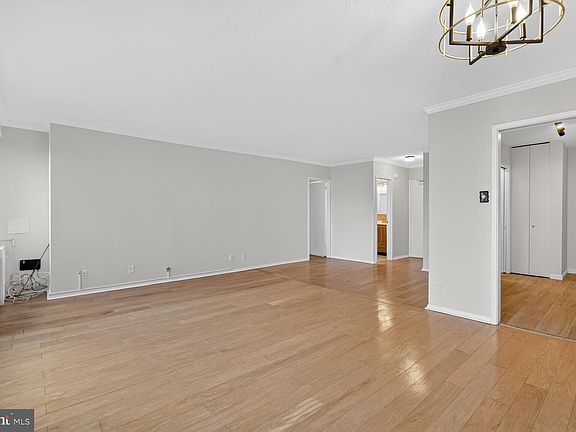 3rd image of 4515 Willard Ave APT S616