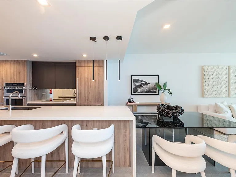3801 Collins Ave #1502 — Photo 11