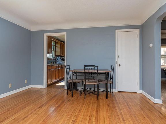 3rd image of 2514 Aldrich Ave N
