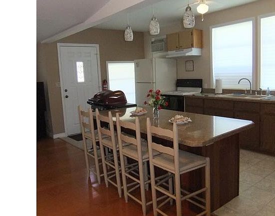 5th image of 2581 Oleander St