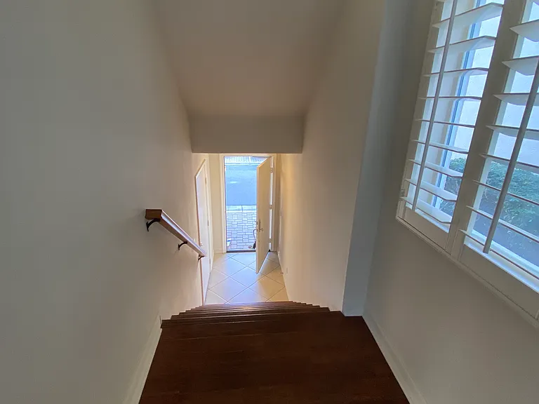 1458 Elin Pointe Dr — Photo 2