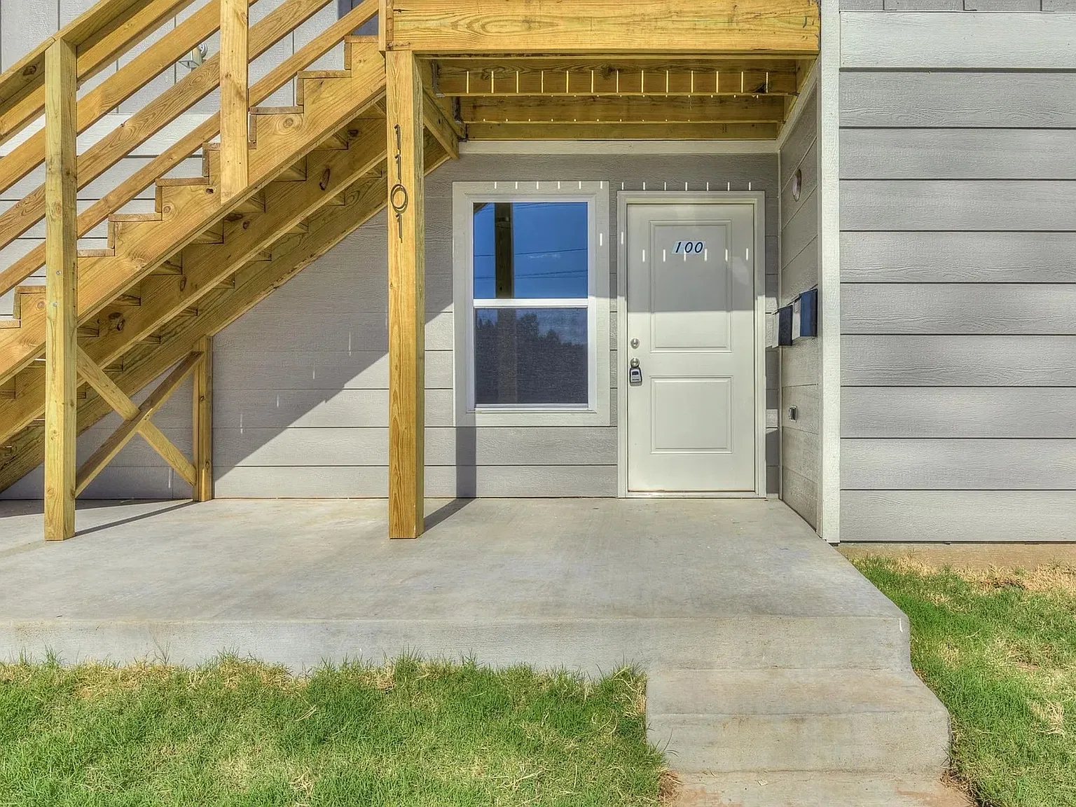 1101 Fretz Ave — Photo 2