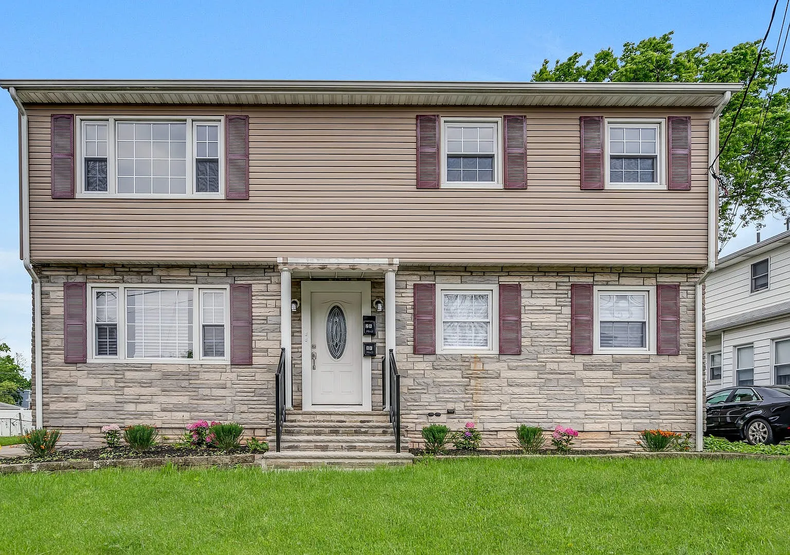 3 bed, 1908 sqft, $2,800 — Photo 1