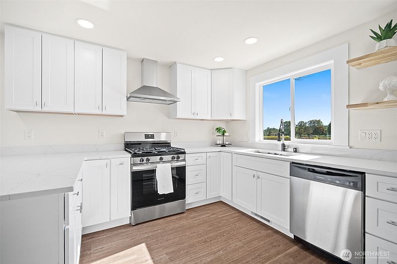 3rd image of 5791 Legoe Avenue