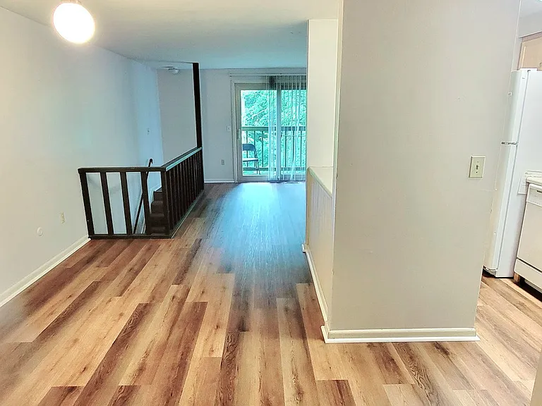 2024 Summit St — Photo 4