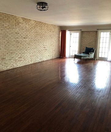 5th image of 8030 Broadway St #202