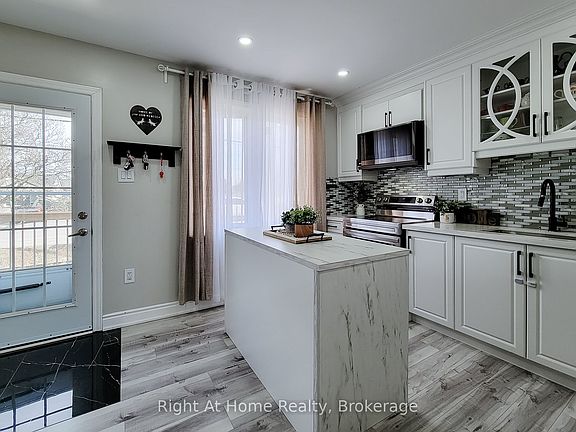 5th image of 321 Dewitt Rd N