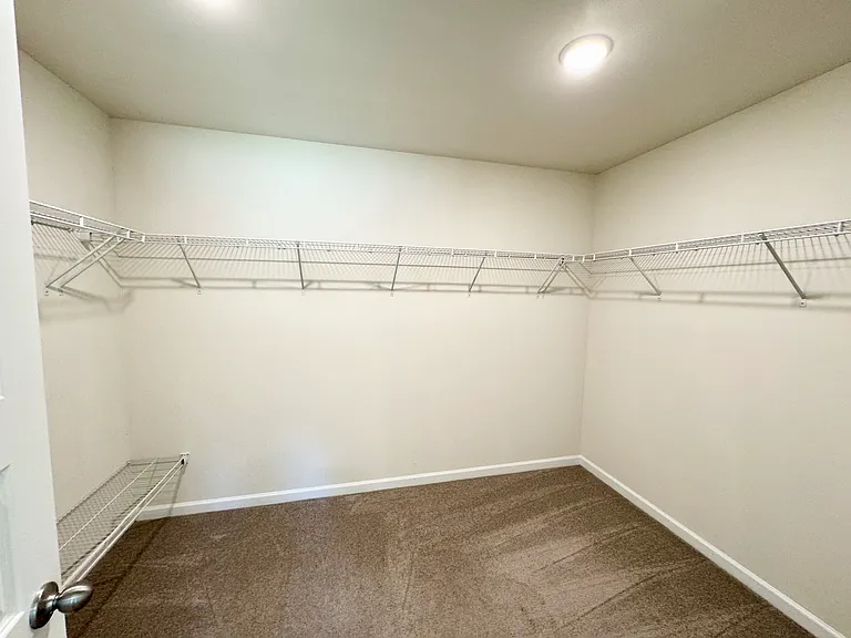 520 McGinnis Cir — Photo 12