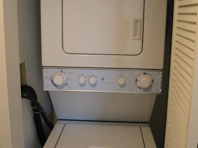 Washer dryer in unit