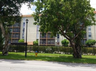 16950 W Dixie Hwy APT 441, Miami, FL 33160