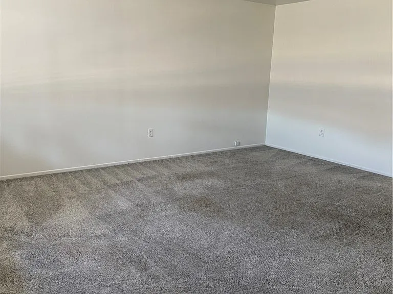 28906 W Worcester Rd — Photo 2