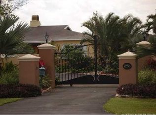 16550 SW 216th St, Miami, FL 33170