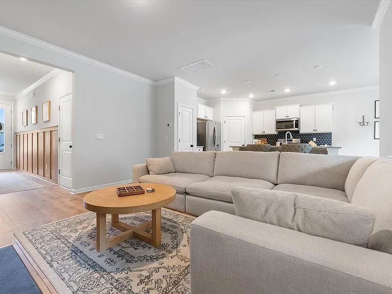 402 Oak View Way — Photo 10