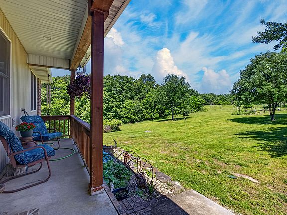 5th image of 1424 Chadwick Road