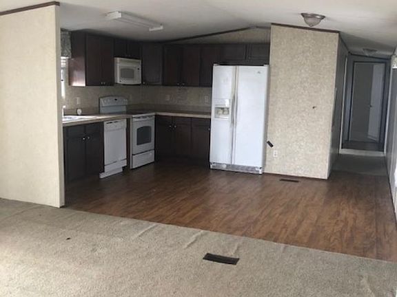 3rd image of 132 Mozart Dr