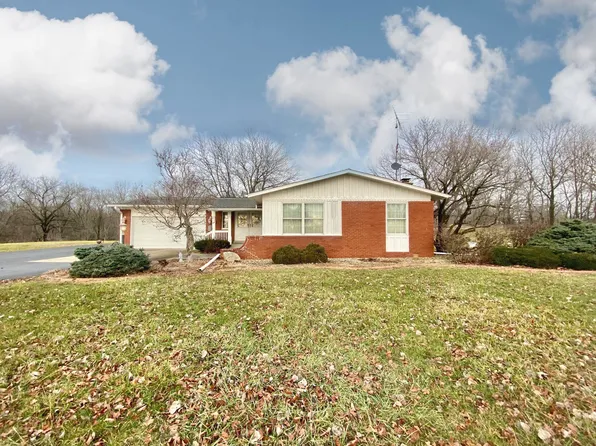 1786 Walden Dr, Monticello, IL 61856