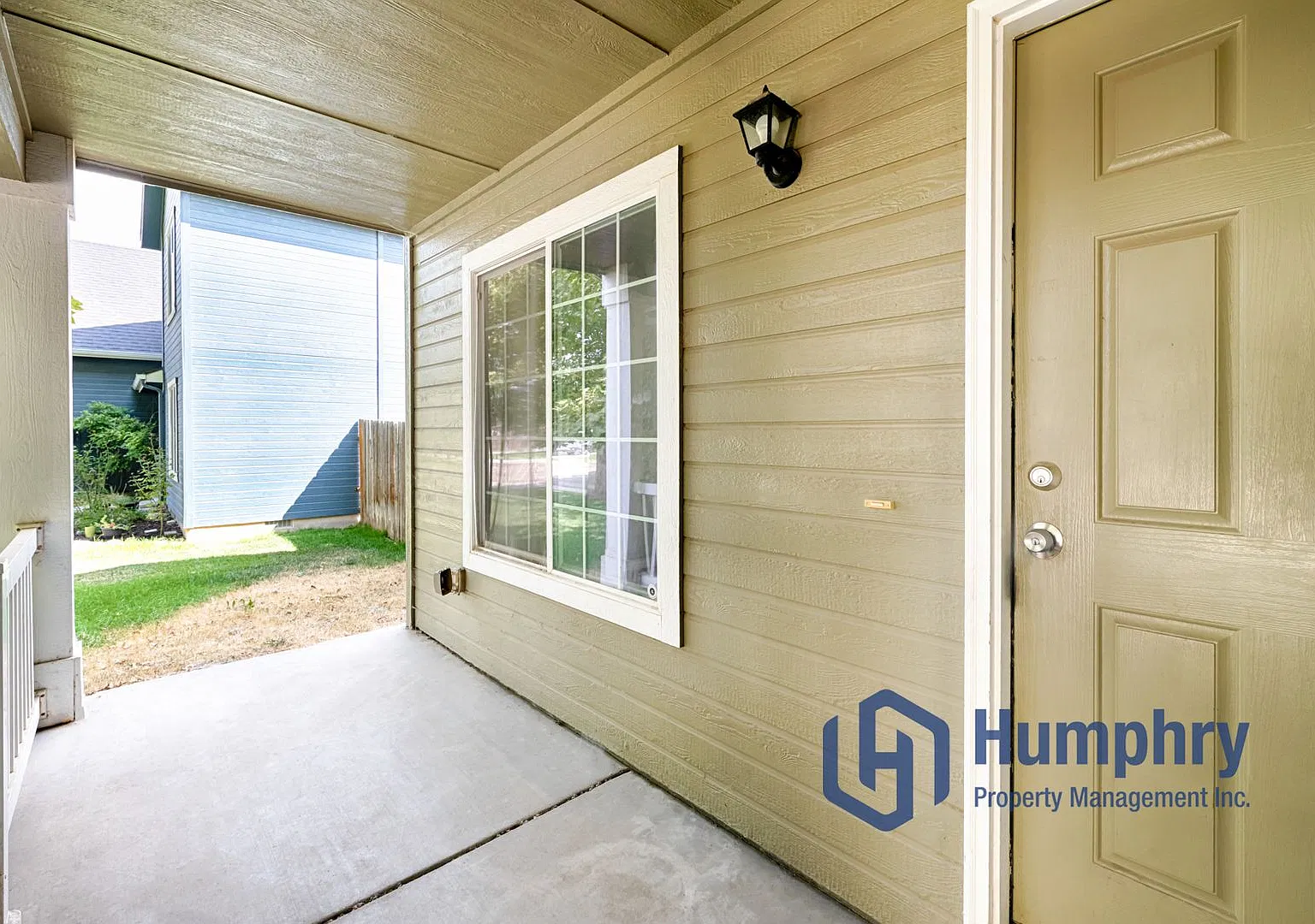 Beautiful home in Castlebrook Subdivision — Photo 4