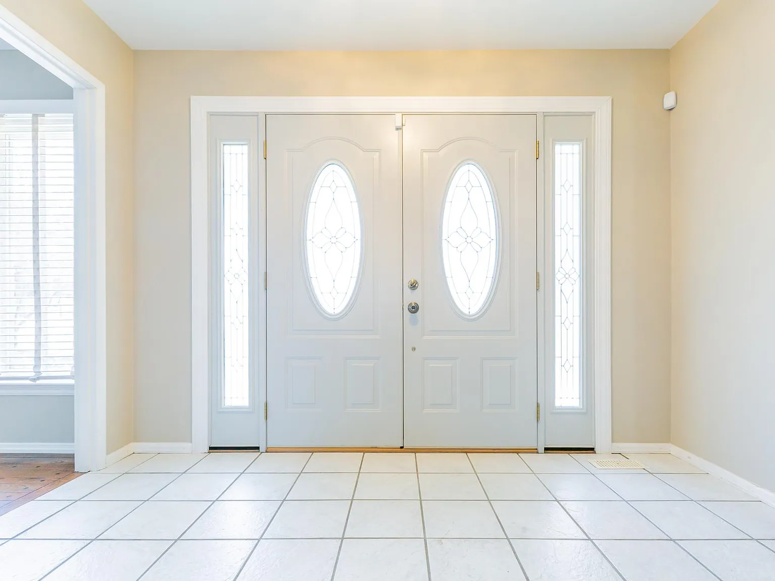 5 bed, 2877 sqft, $3,000 — Photo 2