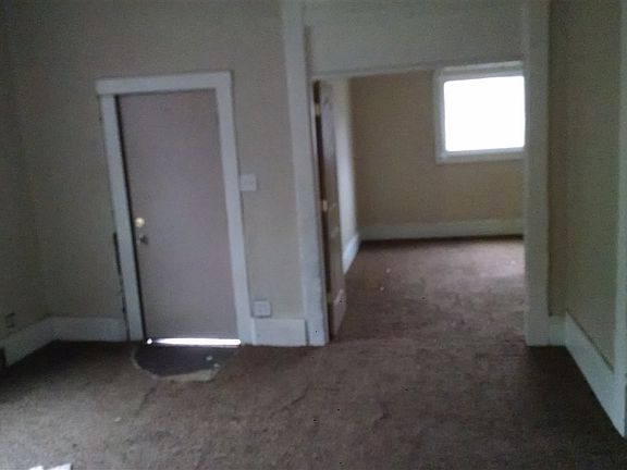 5th image of 613 N Elm St
