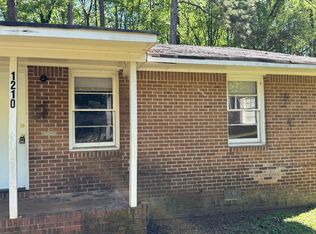 1210 Dewey St, Griffin, GA 30223