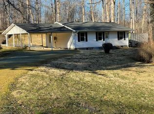 9095 Reynolda Rd, Pfafftown, NC 27040